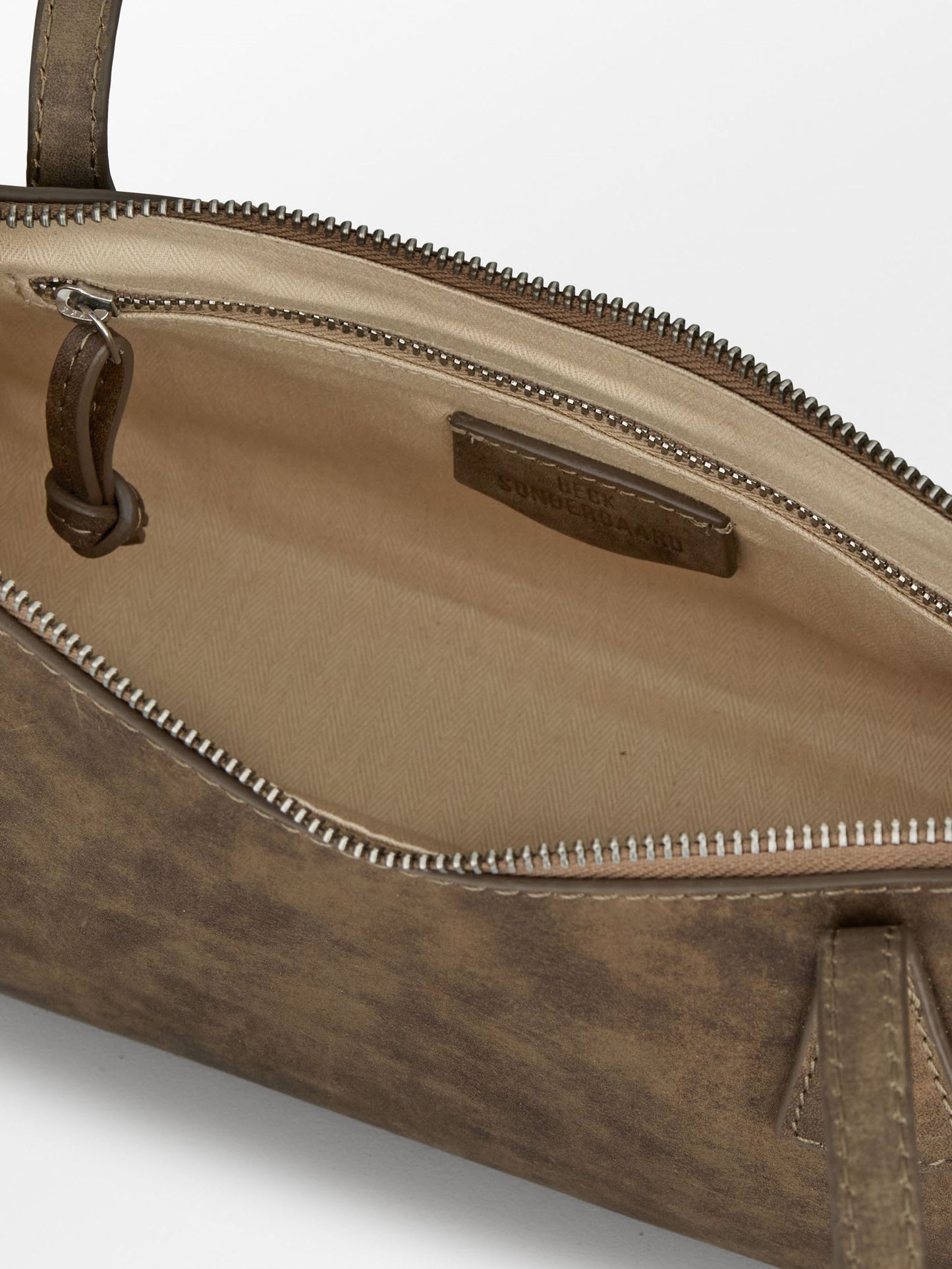 Becksöndergaard, Worn Babette Bag - Hot Fudge Brown, bags, archive, bags, archive, sale, sale, bags, bags, gifts, gifts, gifts, black week, black week