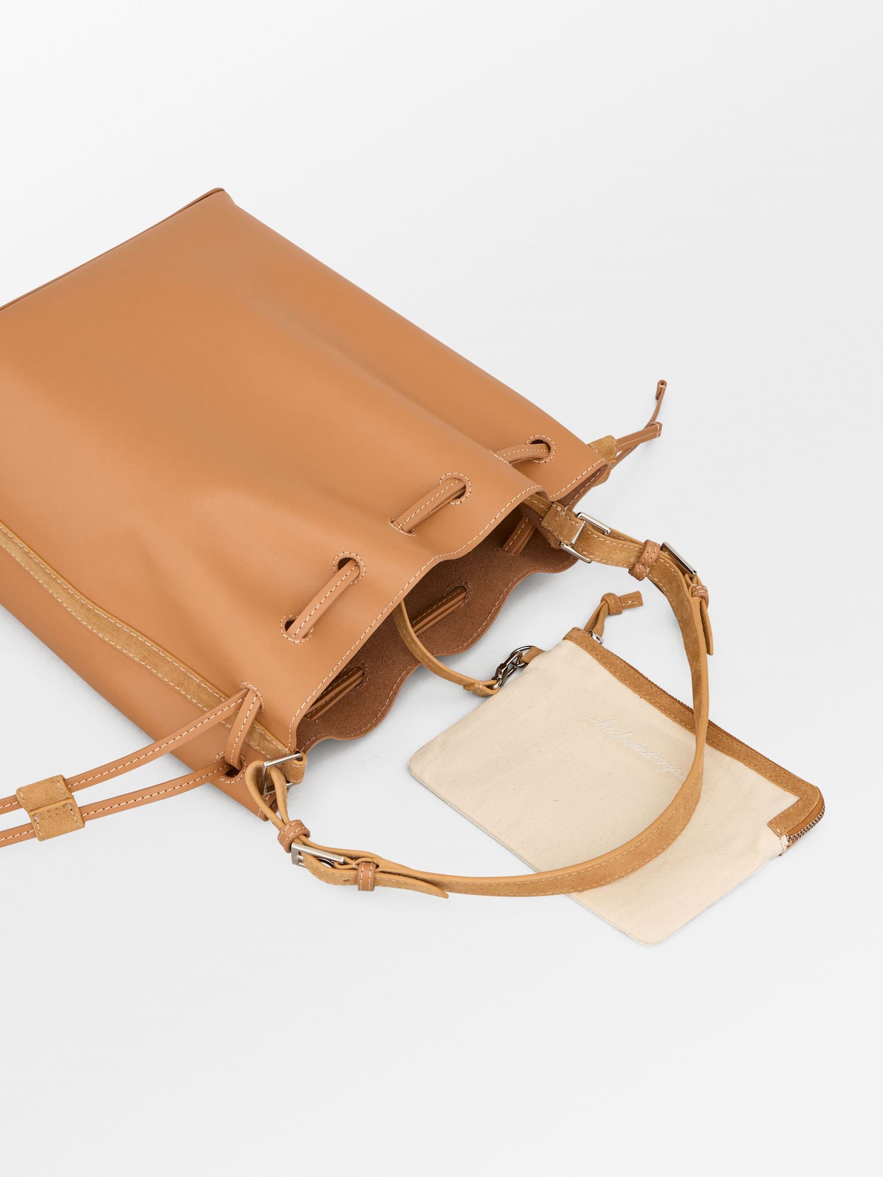 Becksöndergaard, Smooth Bucket Bag - Almond Brown, bags, bags, bags, sale, sale, bags, bags