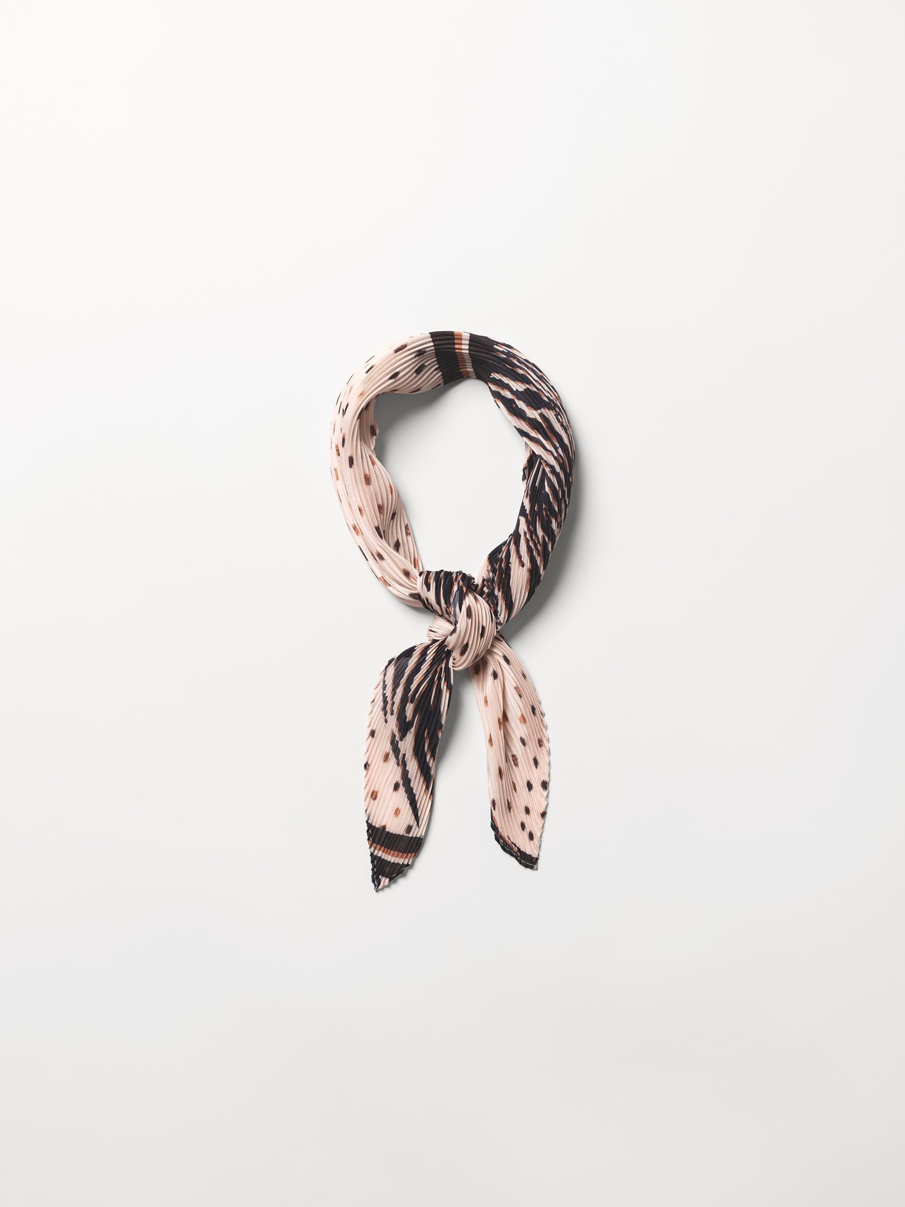 Animix Plea Scarf OneSize   - Becksöndergaard