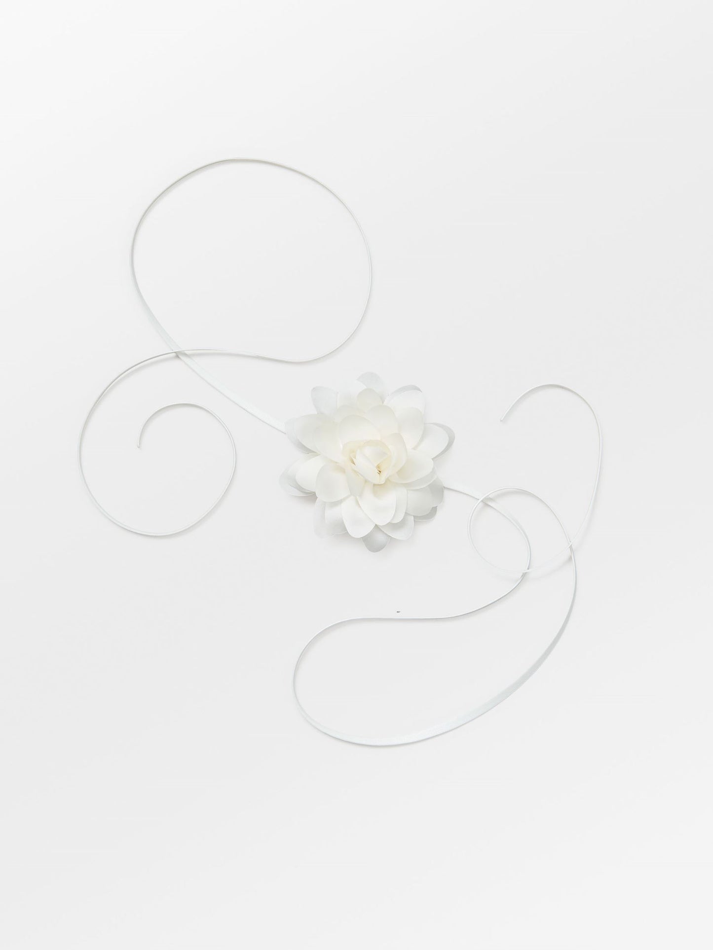 Flowria Choker - White OneSize   - Becksöndergaard
